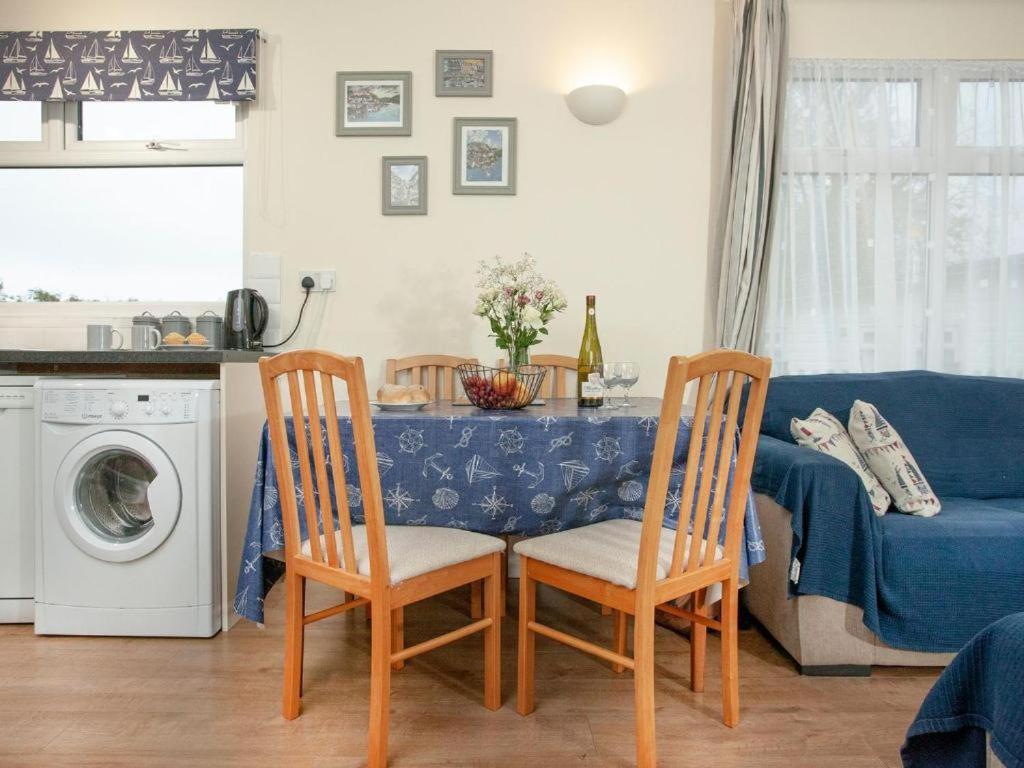 דארטמות' Sunnydaze-Detached Chalet With 2 Bedrooms And 2 Bathrooms And Private Parking Outside Door מראה חיצוני תמונה